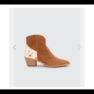 Dolce Vita Senica Booties in Dark Sattle